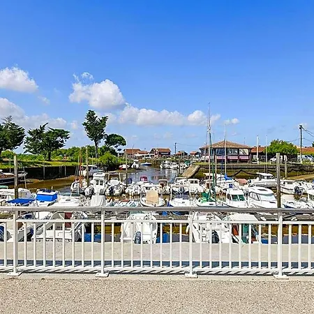 Hotel In Near The With Harbour View