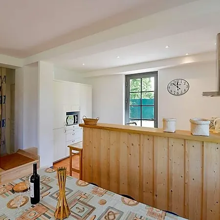 In Near The With Harbour View 2* Lanton